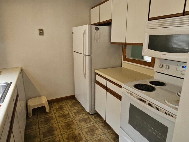 Building Photo - 11 Birch Bend Dr