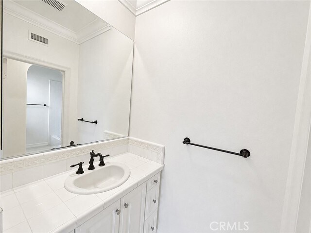 Building Photo - 15 Corte Cabrito