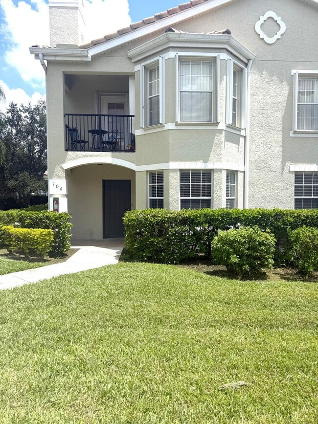 Building Photo - 102 SW Peacock Blvd