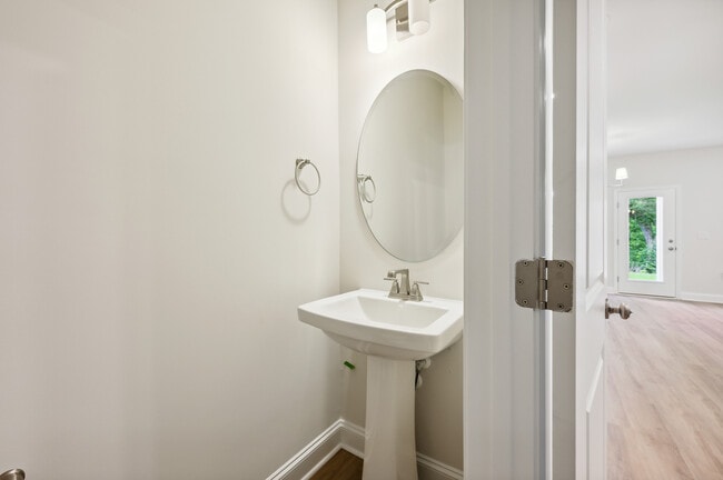 Building Photo - 109 Alluvium Ln