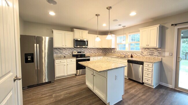 Building Photo - 147 Niblick Dr