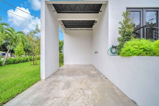 Building Photo - 2951 NW 13th St