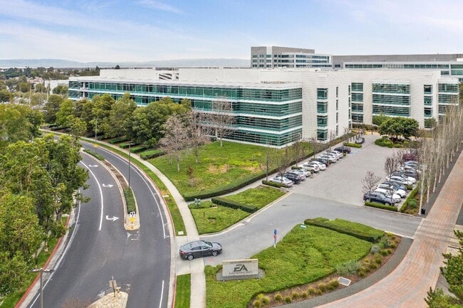 Building Photo - 142 Monaco Dr