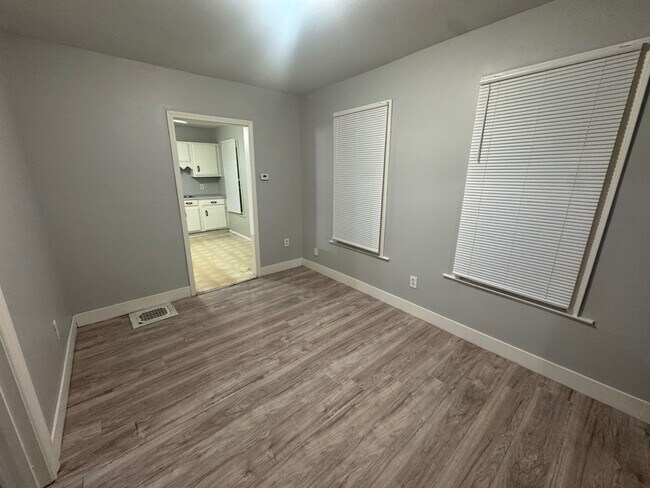 Building Photo - 7602 Wentworth Ave