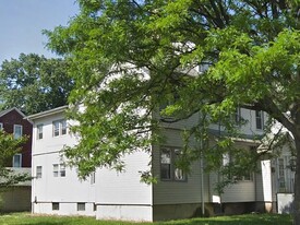 Building Photo - 131 Overlook Ave