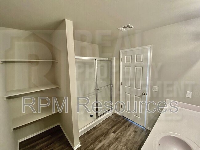 Building Photo - 1812 Hayes Ln