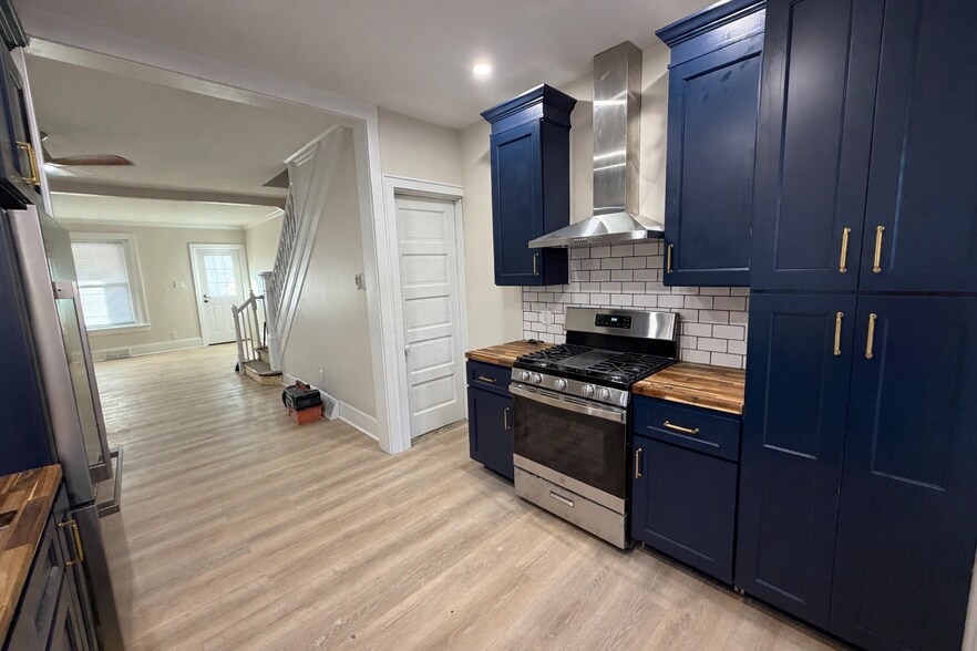 Building Photo - 418 Liberty St