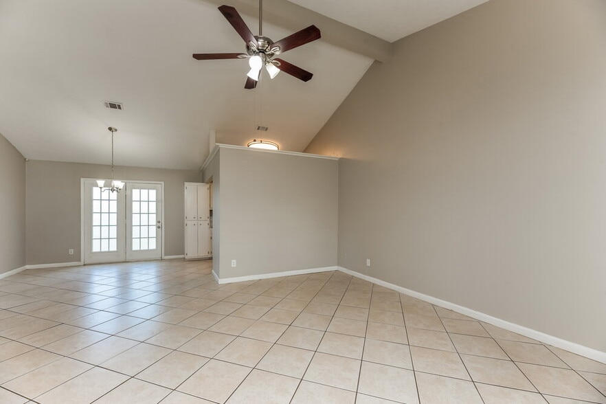 Building Photo - 101 Brandy Ct