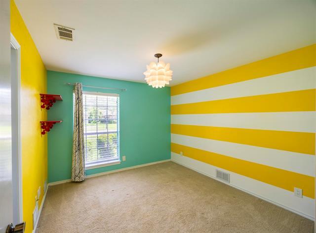 Building Photo - 2508 Chamberlain Dr