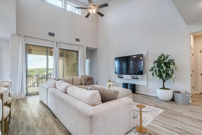 Building Photo - 4513 Lucabella Ln