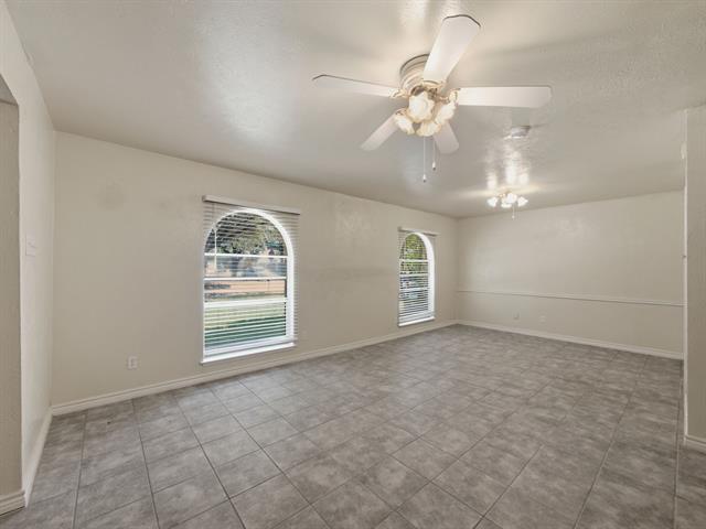 Building Photo - 1000 Windy Meadow Dr