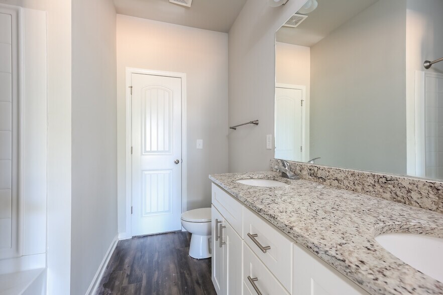 Building Photo - 243 Riley Cir