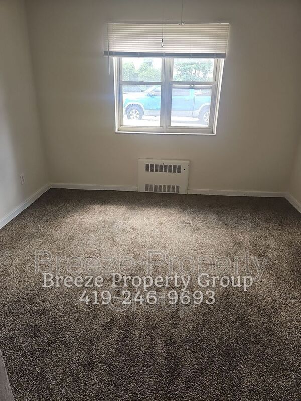 Building Photo - 2445 W Bancroft St