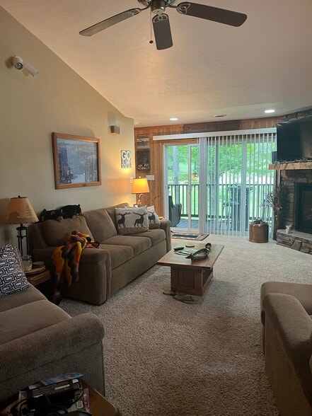 Building Photo - 115 Saint Clair Ct