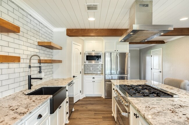 Building Photo - 1614 Avenue F