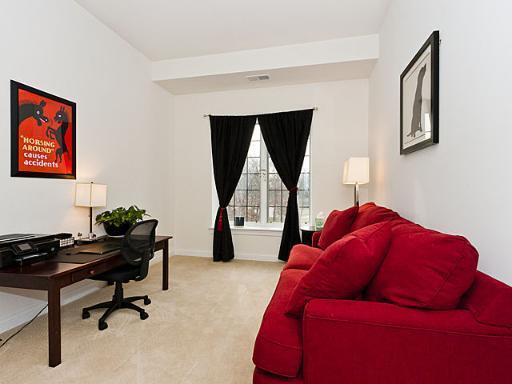 Building Photo - 1800 Amberley Ct