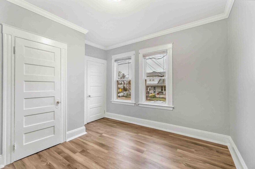 Building Photo - 208 Rocton Ave