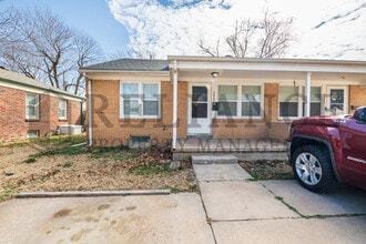 Building Photo - 2042 S Pinecrest St