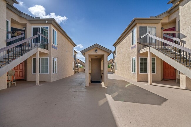 Building Photo - Remodeled 2 bed/2bath in Imperial Beach