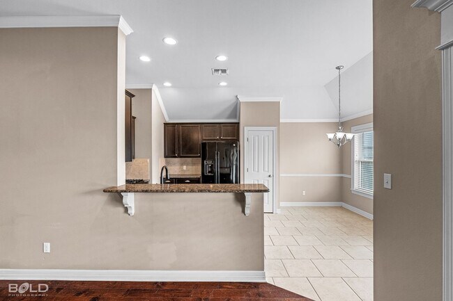 Building Photo - Brick Home In Haughton