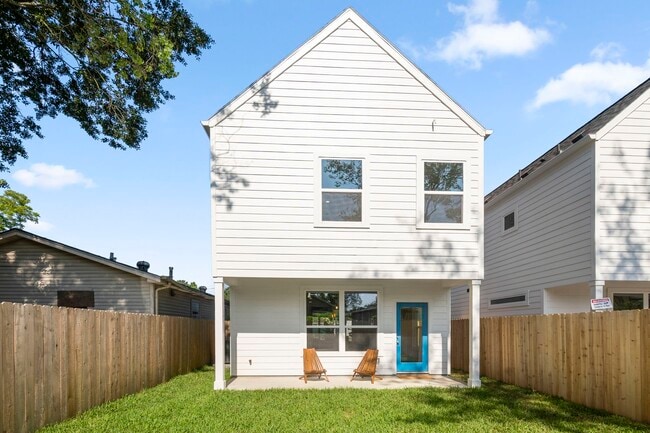 Building Photo - 8016 Willow St