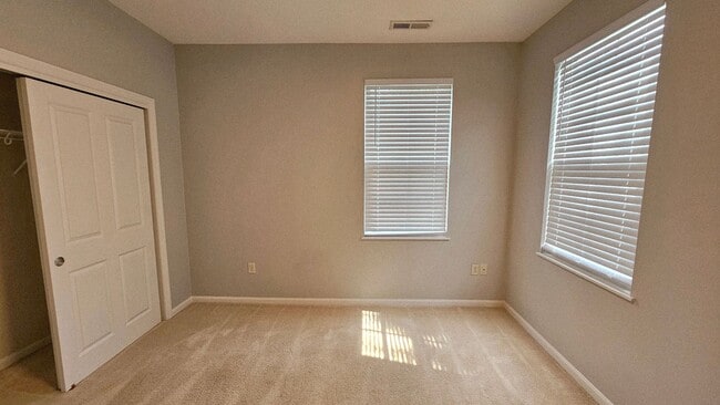 Building Photo - Bridgewater Two bedroom Condo Available!
