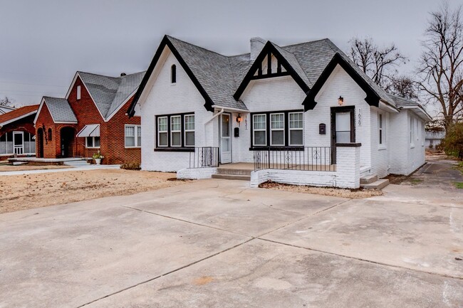 Building Photo - North Denver Avenue - 1629/1631