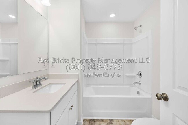 Building Photo - 4053 Lawnview Dr