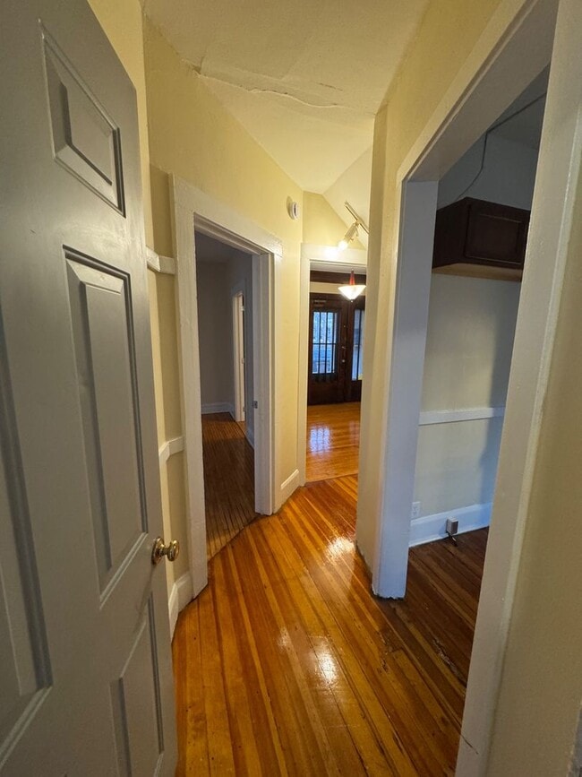 Building Photo - Beautiful Large Home for rent