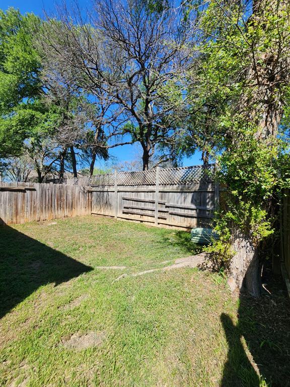 Building Photo - 2610 Garrettson Dr