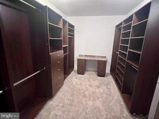 Building Photo - 42403 Pine Forest Dr