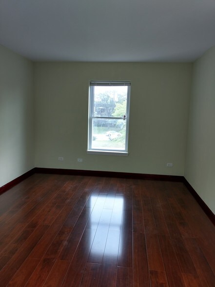 2nd bedroom - 5201 Carriageway Dr