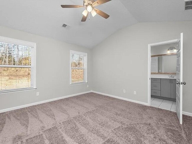 Building Photo - 214 Linsmore Ave