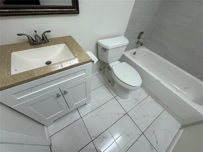 Building Photo - 3300 Fox Chase Cir