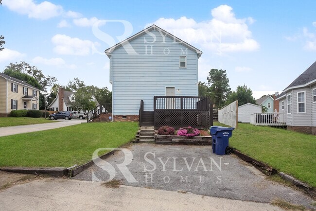 Building Photo - Enjoy Relaxation & Sophistication in this lovely 3 bedroom, 2.5 bath home.