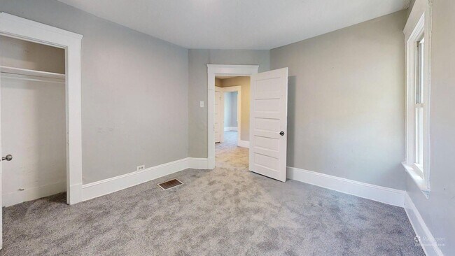Building Photo - Cudell/West Blvd neighborhood; 4 bedroom/1 bath single family house for rent!