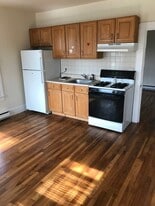 Building Photo - 479 N Main St