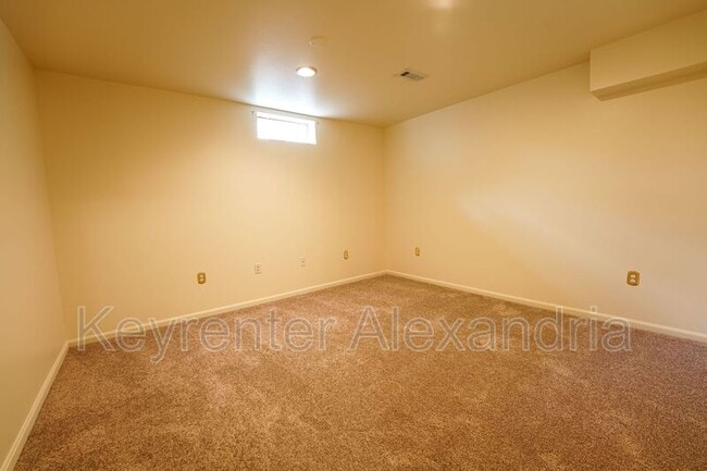 Building Photo - 20 Boulder Dr