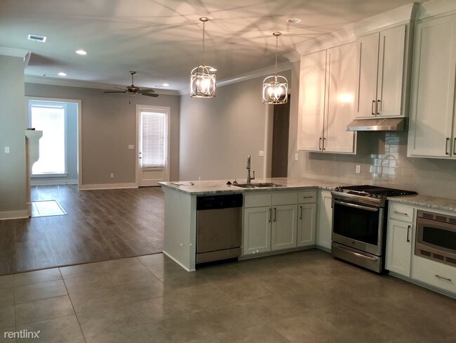 Building Photo - 3 br, 2 bath House - Dutchtown Meadows