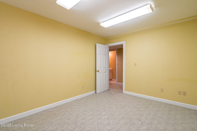 Building Photo - 303 Coralberry Rd