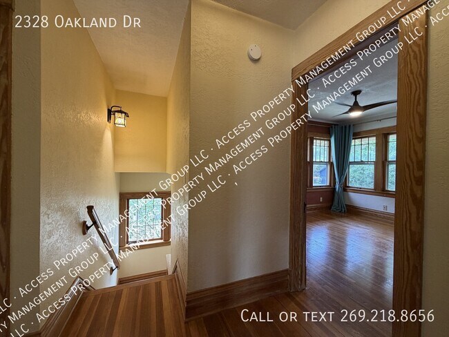 Building Photo - 2328 Oakland Dr
