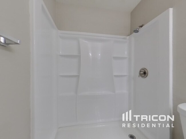 Building Photo - 9607 N 88th Dr