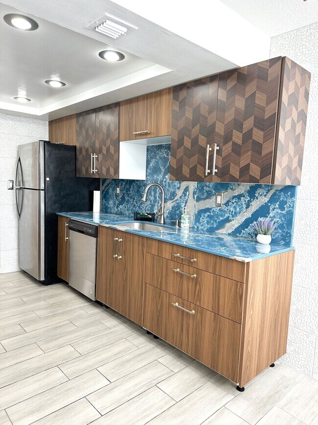 Building Photo - 18041 Biscayne Blvd