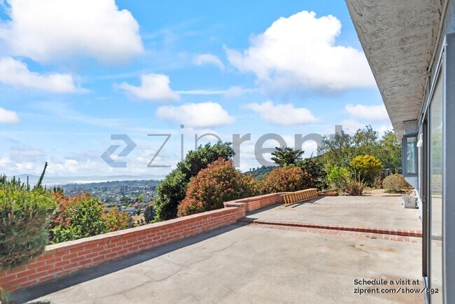 Building Photo - 3700 Hidden Springs Ct
