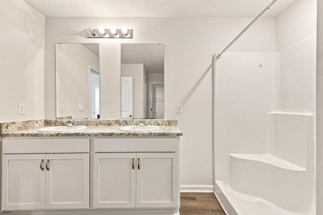 Building Photo - 3284 Chapelwood Dr