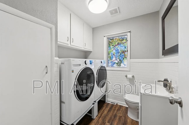 Building Photo - 1917 N Edgemoor St