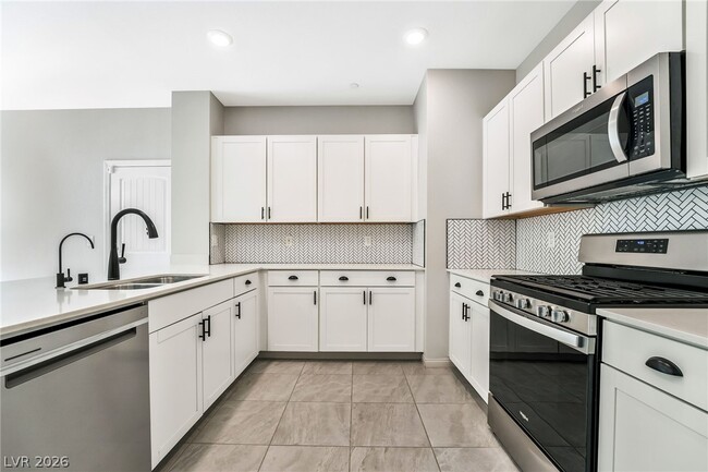 Building Photo - 2475 Piacenza Pl