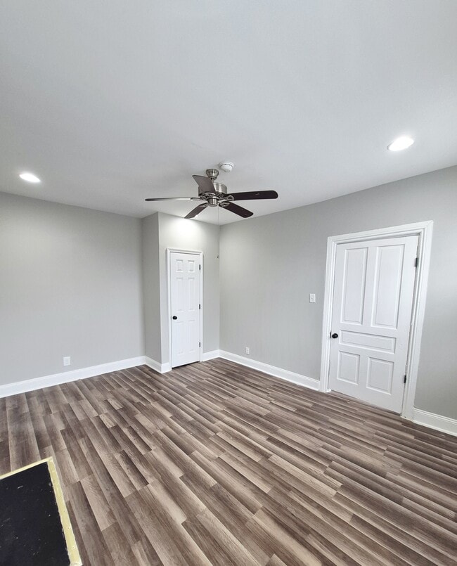 Building Photo - 2820 Q St