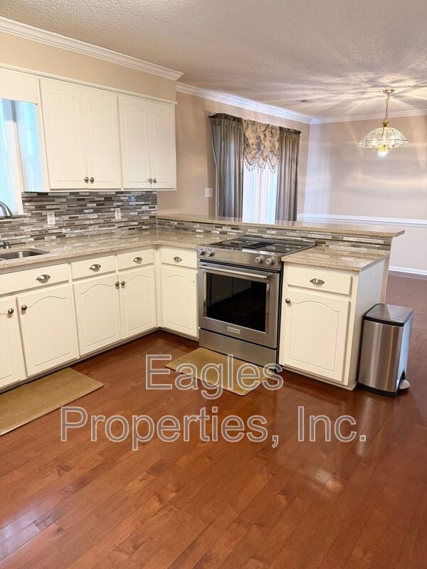 Building Photo - 107 Roundtree Ln