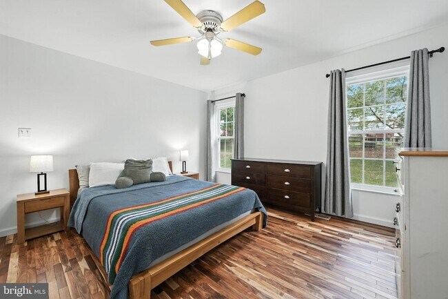 Building Photo - 9571 Basilwood Dr